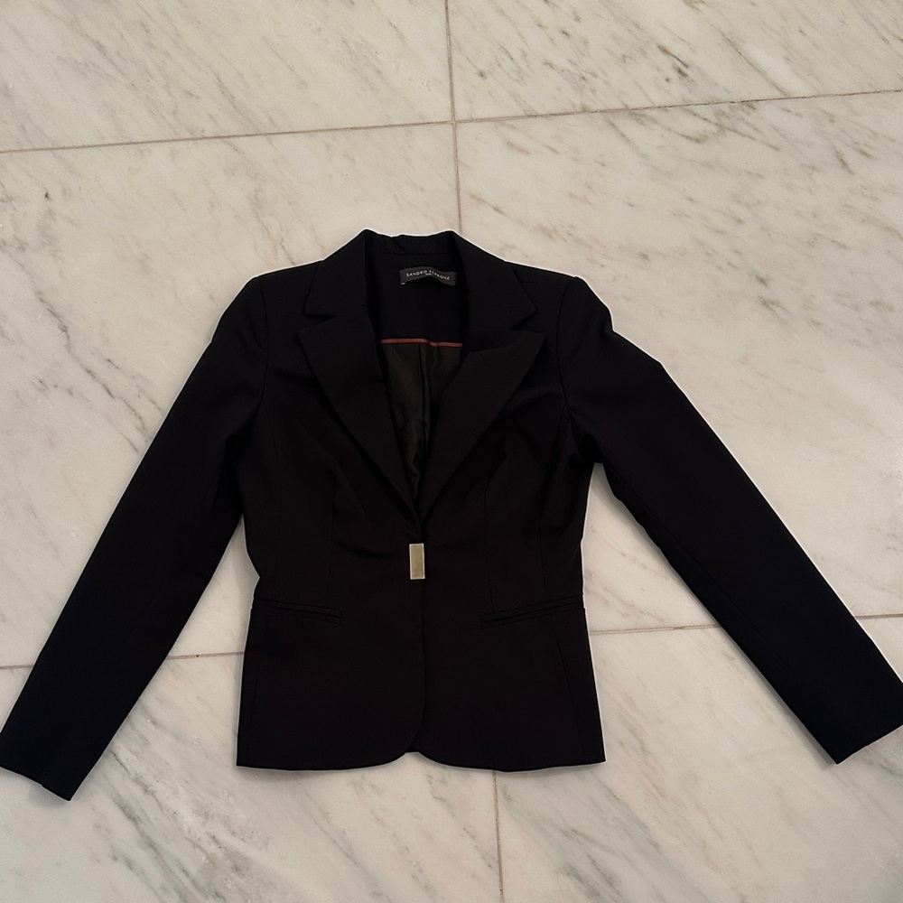 Classic Fitted Black Women's Blazer